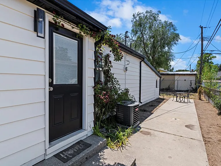 5750 S 4060 W — Photo 16