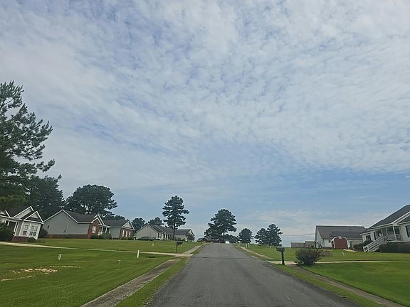 5th image of 724 Cole Dr