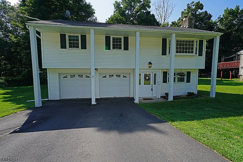 1st image of 30 Lincoln Ave