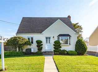 1034 Bowling Green Dr, Westbury, NY 11590