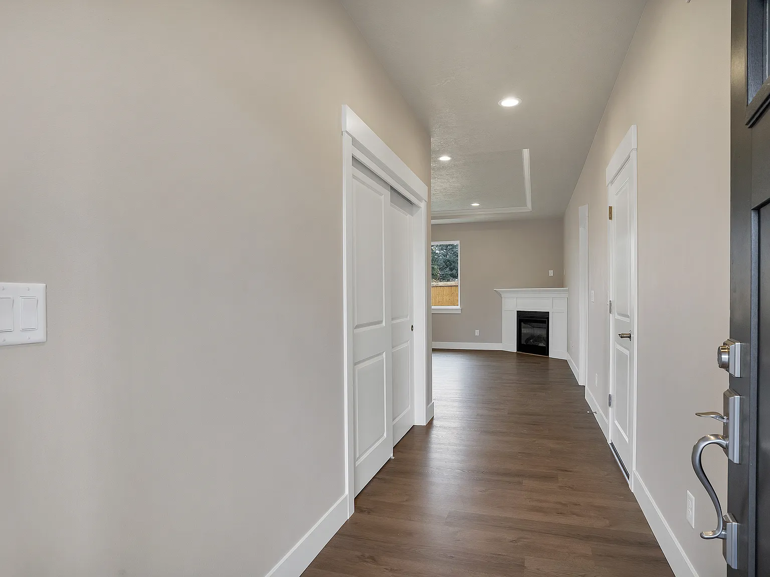 3 bed, 1606 sqft, $2,695 — Photo 4
