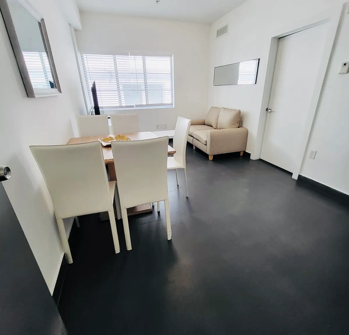 1 bed, 600 sqft, $2,100 — Photo 2