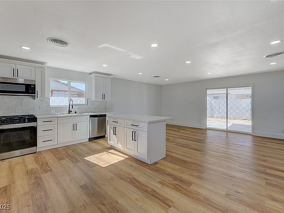 5th image of 4173 Crater St