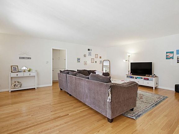 3rd image of 5556 Mary Lane Dr