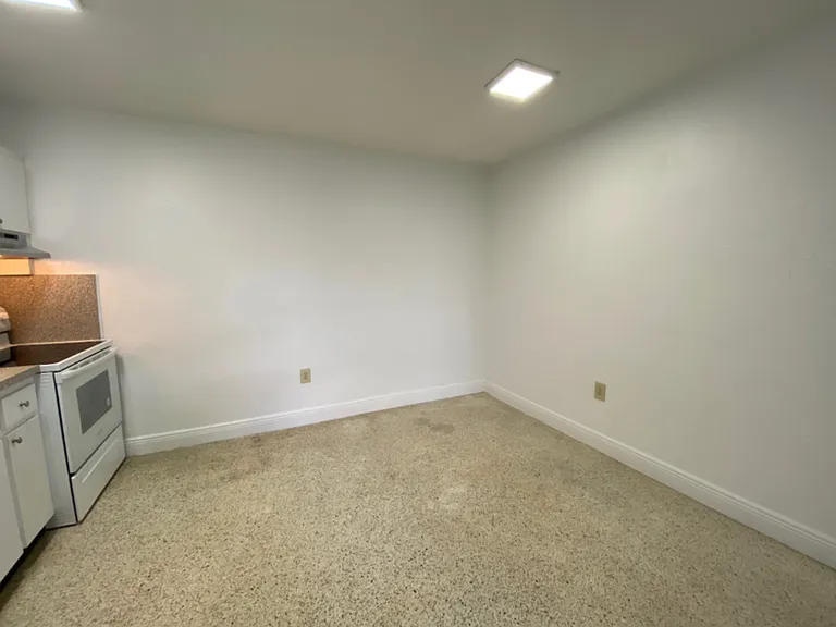 931 SW 71st Ave #931 — Photo 7