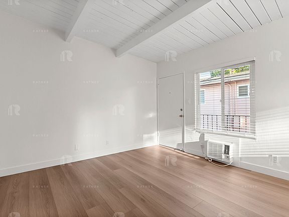 3rd image of 4232-4234 Mary Ellen Ave #4-1/1