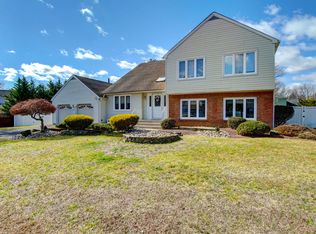 52 Damascus Dr, Marlboro, NJ 07746
