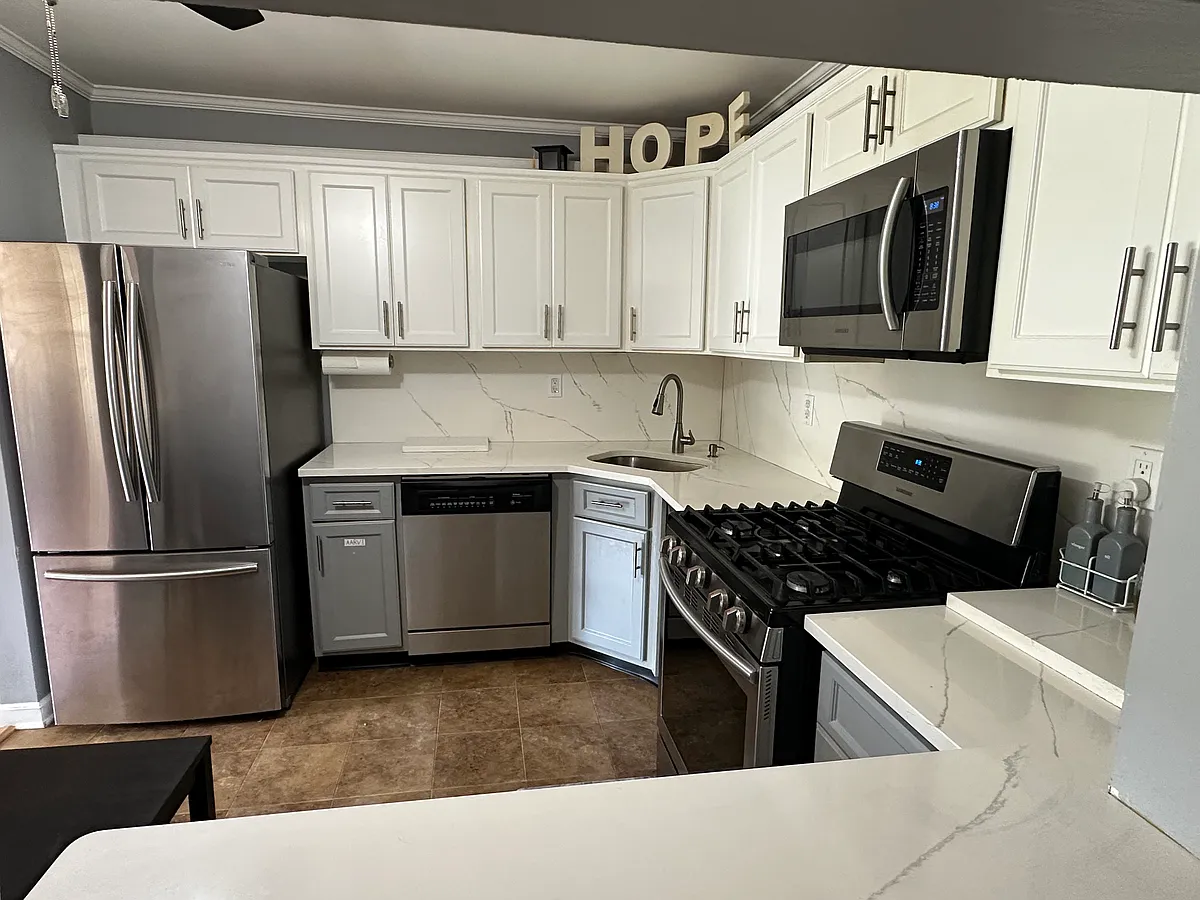 Building Photo - 209 Irving Pl