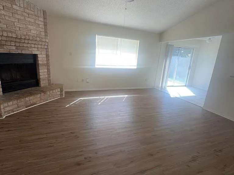 18214 Almonte Ln — Photo 2