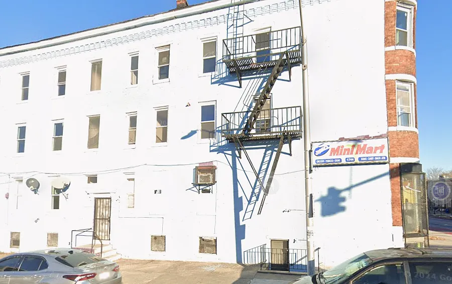 1 bed, 1.0 bath, 650 sqft, $900 — Photo 2