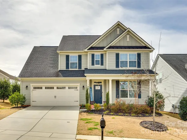 17411 Austins Creek Dr, Charlotte, NC 28278