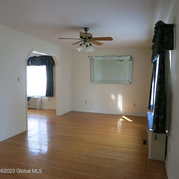 3rd image of 412 Glen Avenue