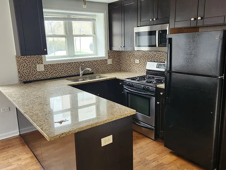 2602-22 W Diversey Ave — Photo 2
