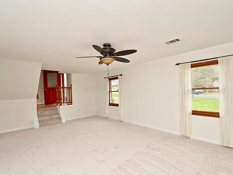 7775 Newington Woods Dr — Photo 6