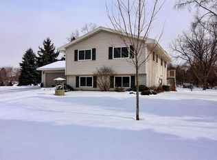 8482 Ann Marie Trl, Inver Grove Heights, MN 55077