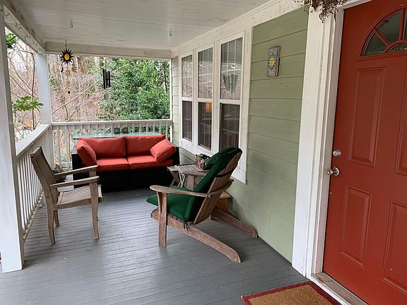 Front Porch has Swing