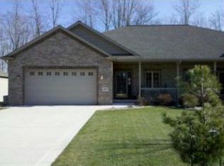 1487 Snow Shoe Trl, Suamico, WI 54173