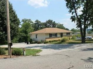 525 Orchard Ln, Eureka, MO 63025