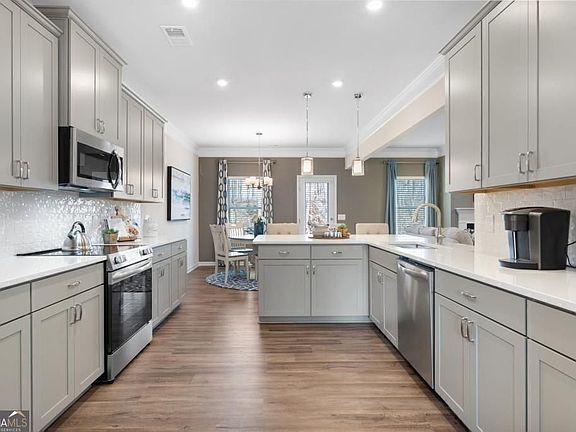 5th image of 209 Jones Ridge Dr