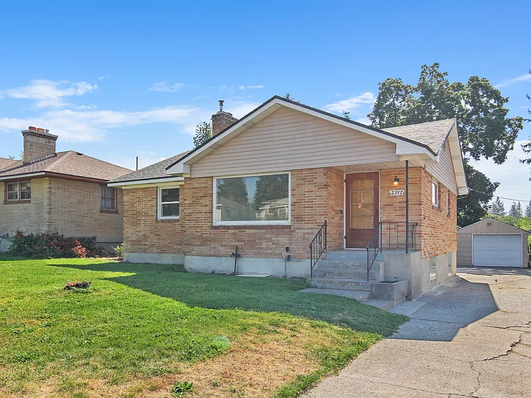 2917 W Heroy Ave — Photo 17