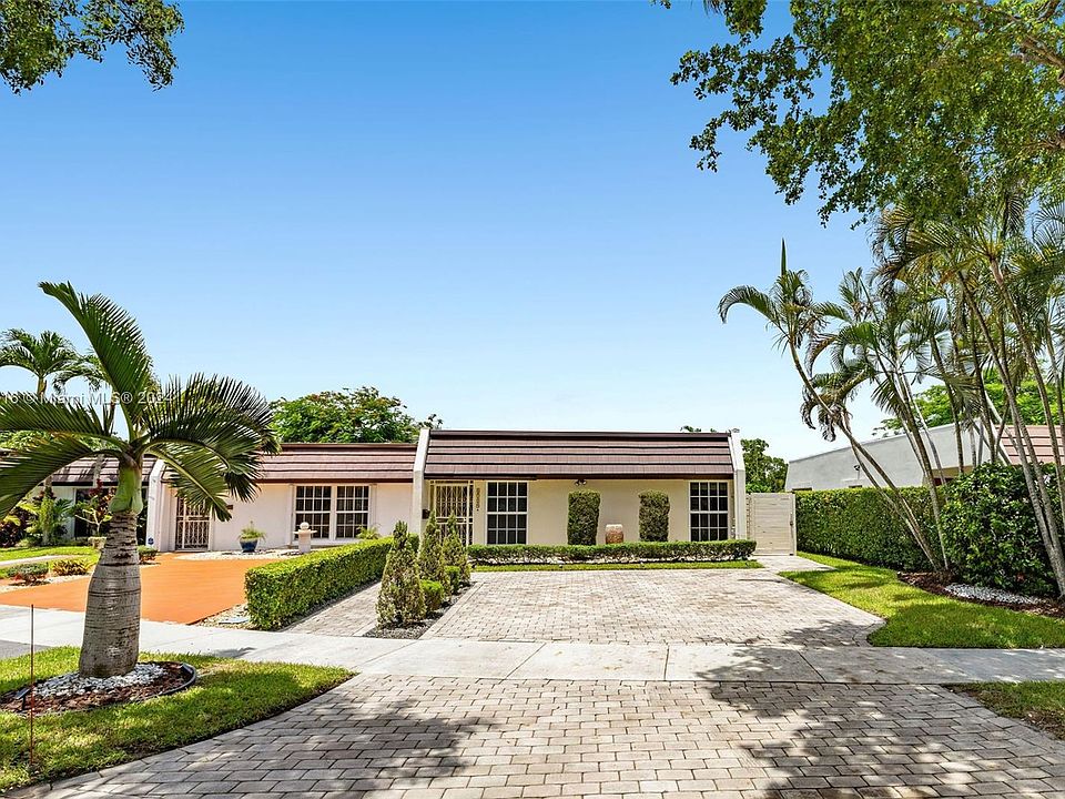 1st image of 6729 Crooked Palm Ln