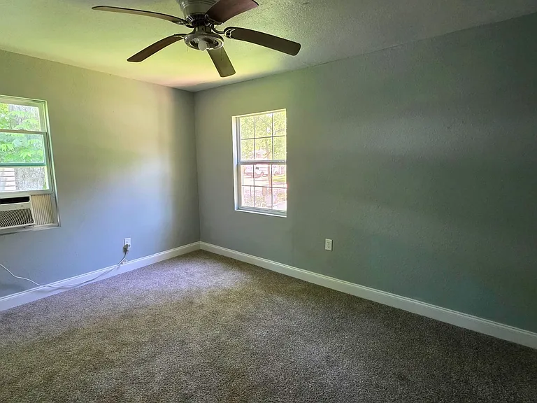 502 Azalea Dr — Photo 12