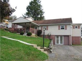 429 Cherry Ave, Houston, PA