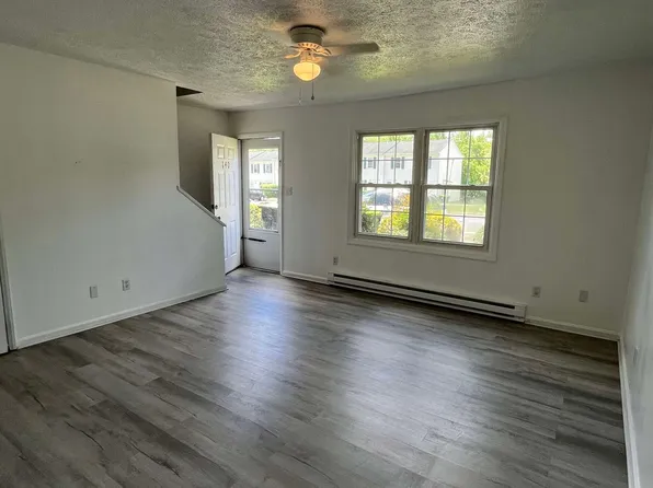 31 Deerfield Dr, Pulaski, VA 24301