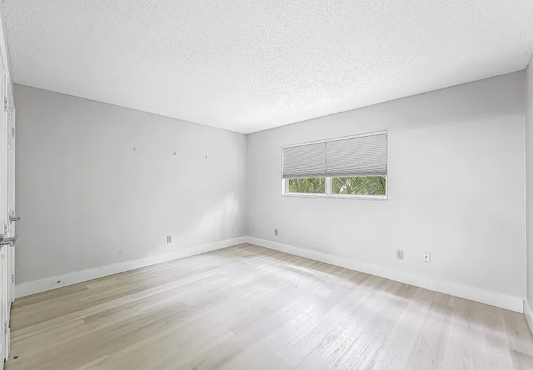 1201 Solana Rd — Photo 17