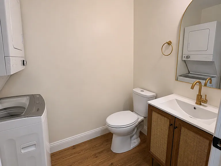 2762 Martha St — Photo 4