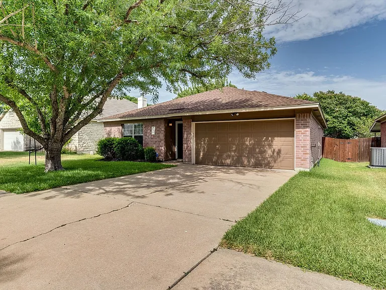 20821 Pacers Gait Ln — Photo 2