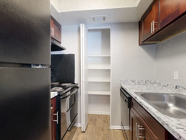 Addison Apartments at the Park — Photo 294
