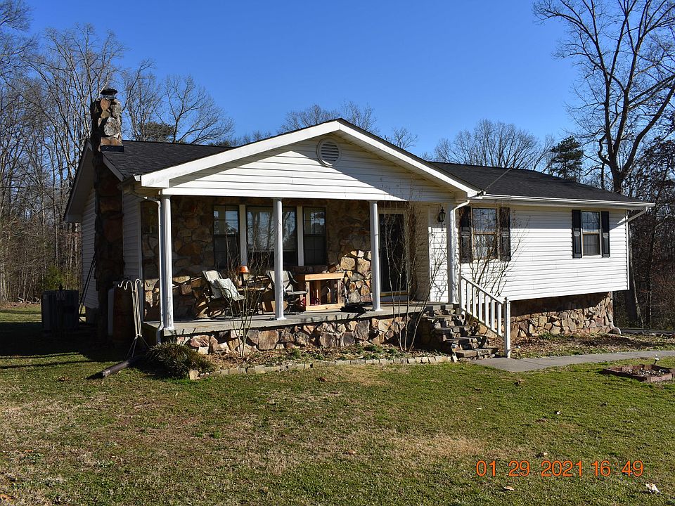 1st image of 200 Carriage Ln NE