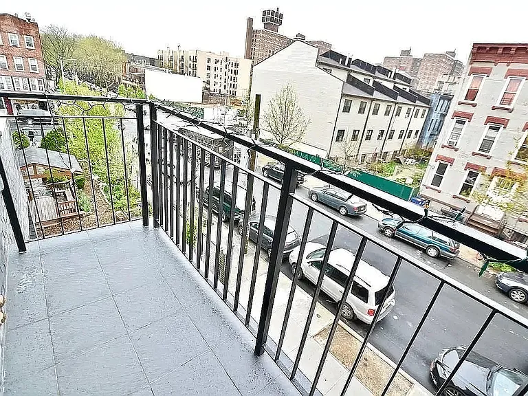220 Vernon Ave #4B — Photo 5