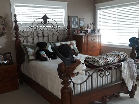 3rd image of 1002 Dittman Dr