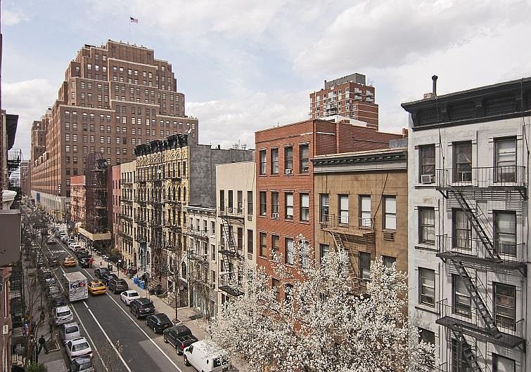 1st image of 226 W 15th St Penthouse A