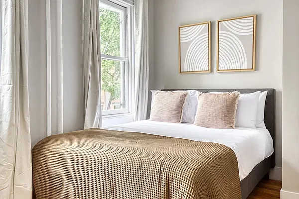 Rented by REAL New York | media 7