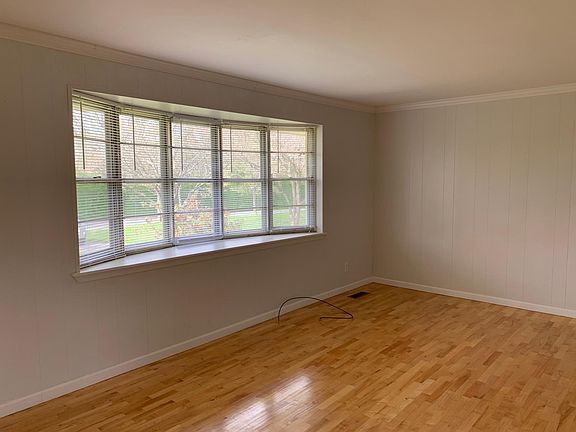 4th image of 11120 Roane Dr