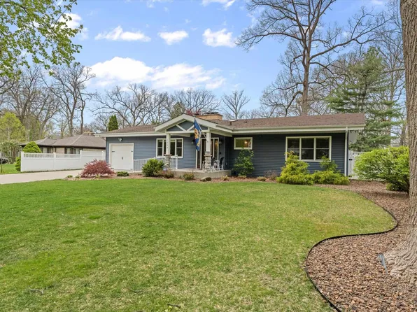 1209 Oak Ridge Dr, South Bend, IN 46617