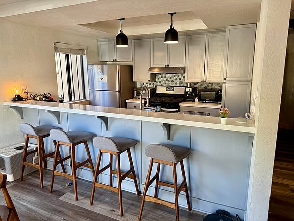 4th image of 2863 Broadway #106