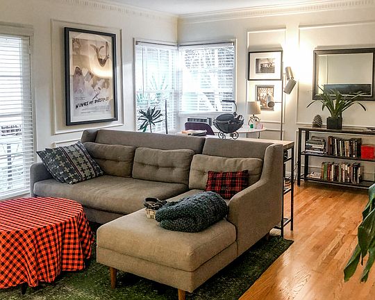 2nd image of 1132 Larrabee St #4