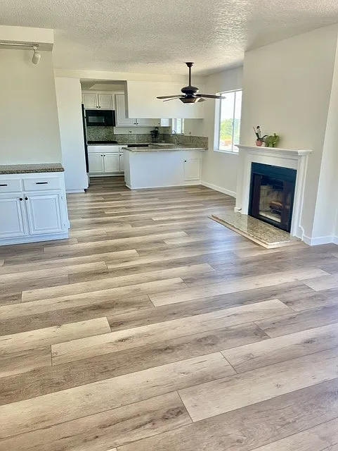 3 bed, 1216 sqft, $3,575 — Photo 3