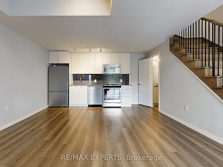 3237 Bayview Ave #Townhouse 106 — Photo 6