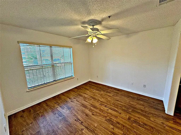 11901 4th St N #4105 — Photo 10