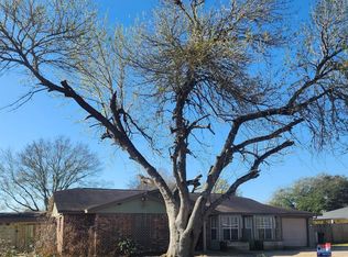 2414 Goldenrod St, Highlands, TX 77562