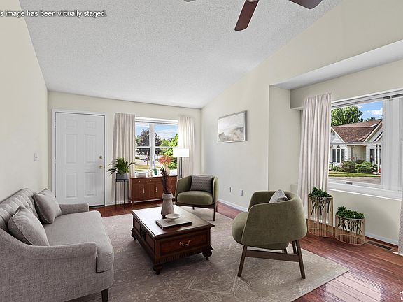 4th image of 729 Clark St APT 18