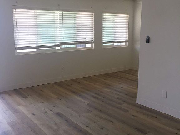 5th image of 1240 W Gardena Blvd APT 06