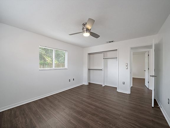 3rd image of 2619 Robinson Ave