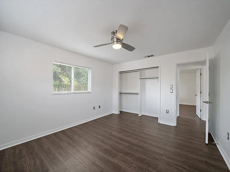 2619 Robinson Ave — Photo 11