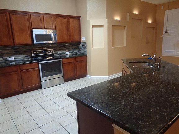 3rd image of 2912 Hollow Valley Dr